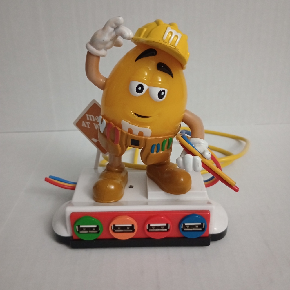 M&M Mars USB Hub - 4 Ports - Home Or Office - Tested & Working - Model M8CH1